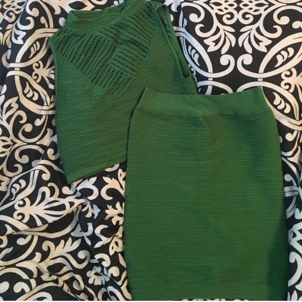 bebe Crop Top & Skirt Set Perfect Condition!